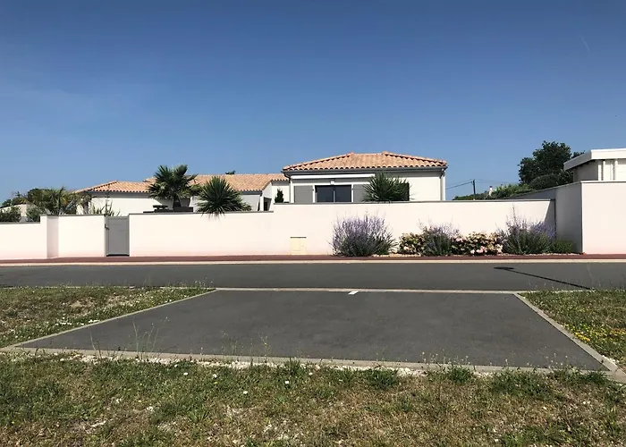Logement neuf climatisé avec parking